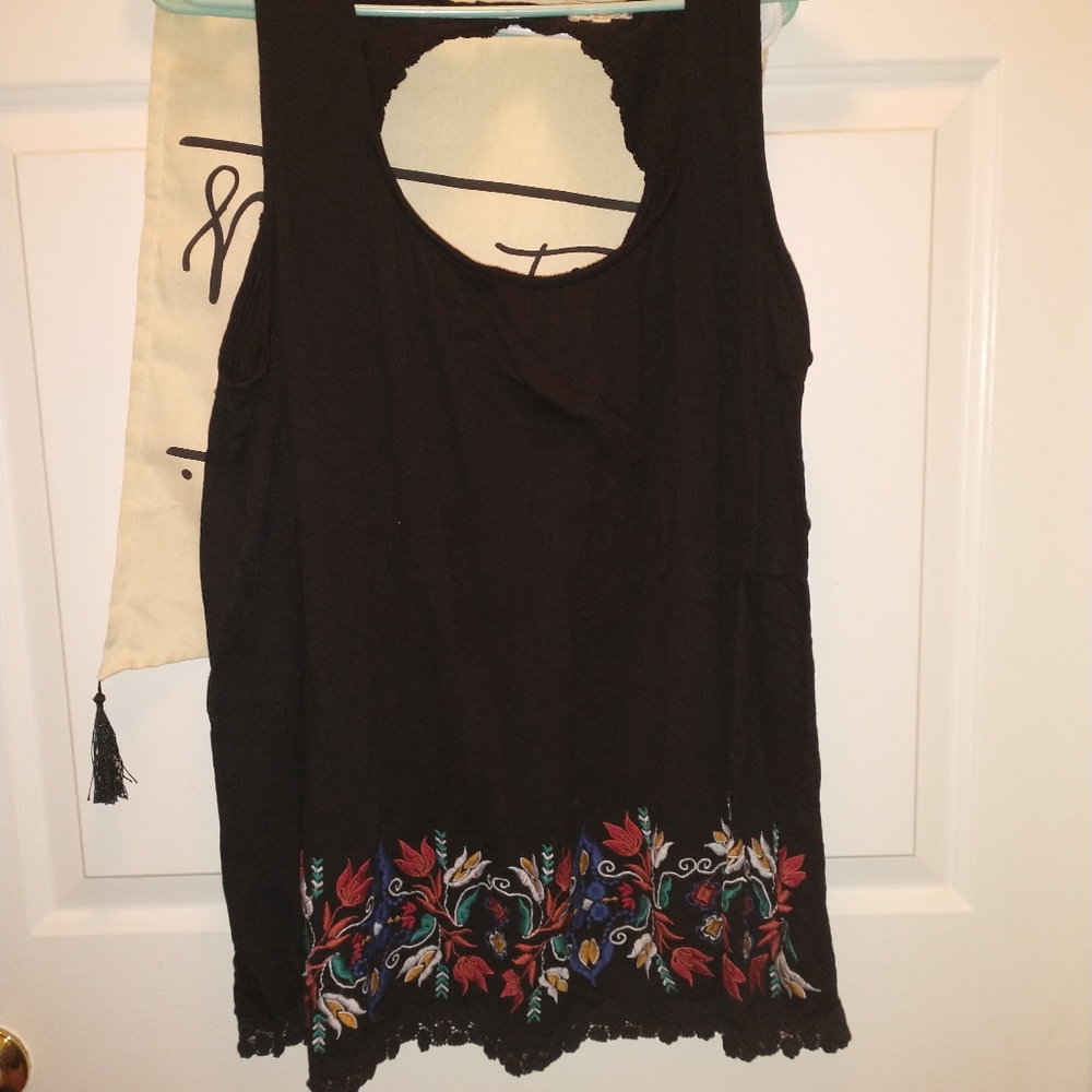 Women's Top